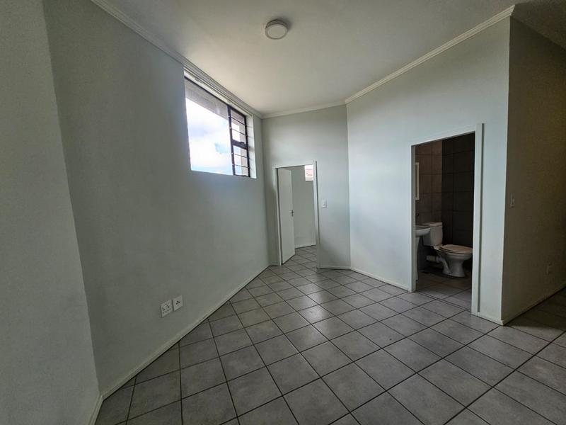 To Let 2 Bedroom Property for Rent in Florida Gauteng