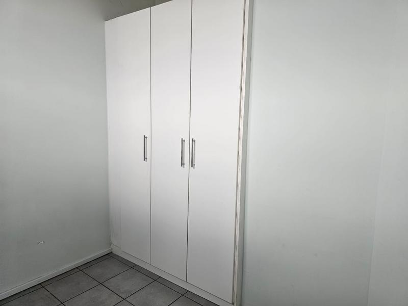 To Let 2 Bedroom Property for Rent in Florida Gauteng