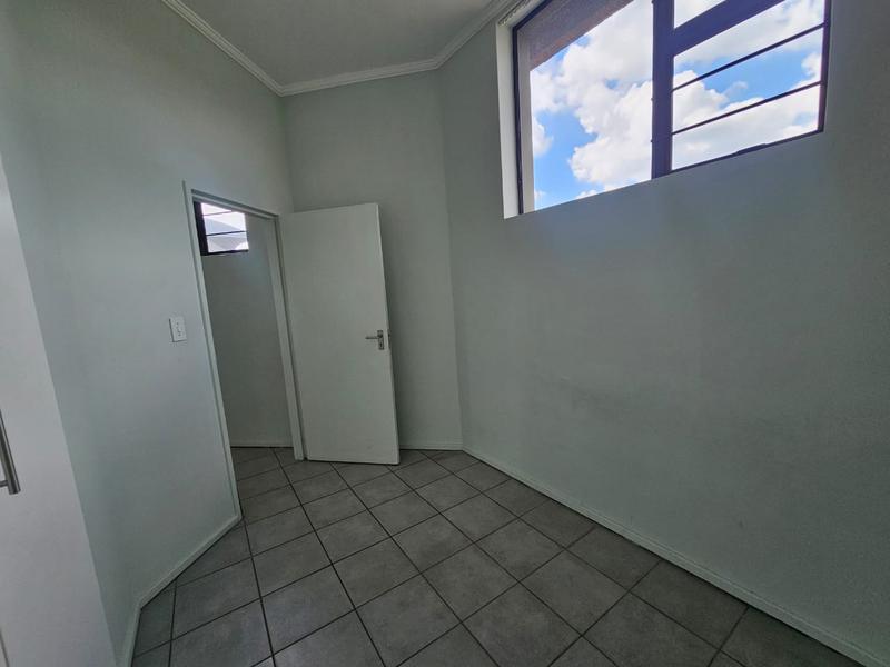 To Let 2 Bedroom Property for Rent in Florida Gauteng