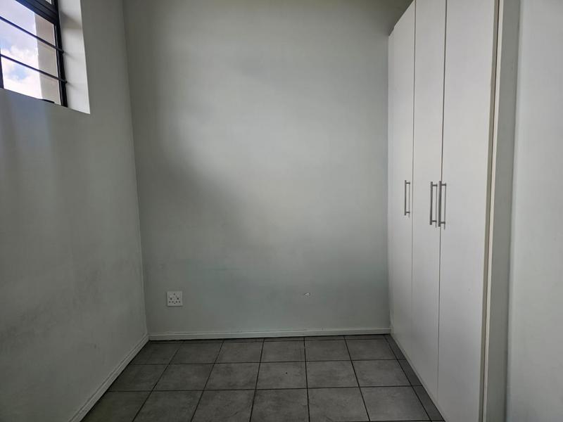To Let 2 Bedroom Property for Rent in Florida Gauteng
