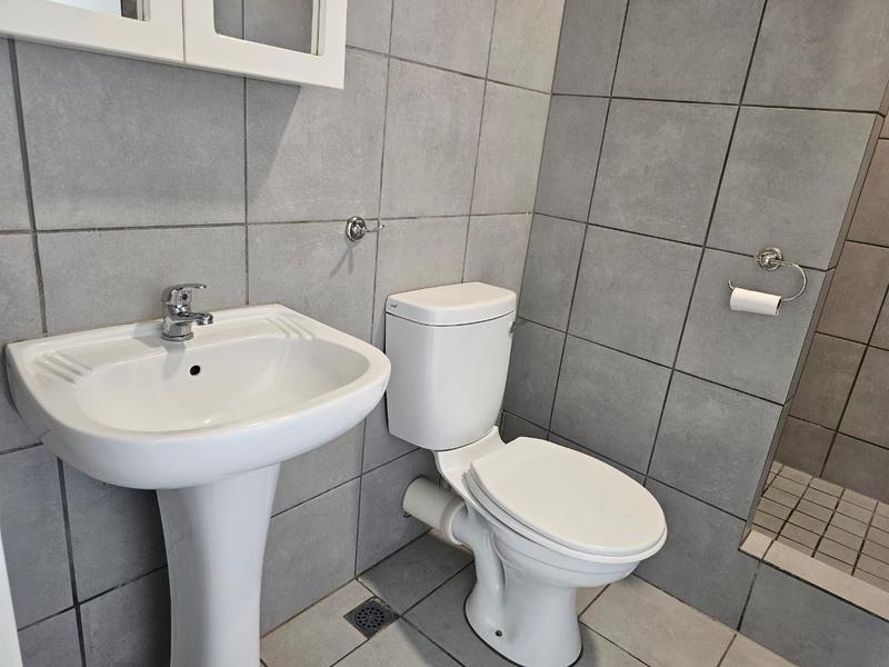To Let 2 Bedroom Property for Rent in Florida Gauteng