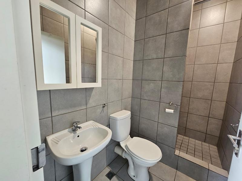 To Let 2 Bedroom Property for Rent in Florida Gauteng
