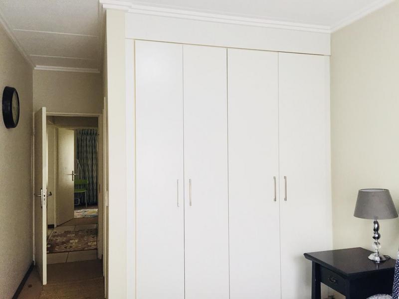 To Let 2 Bedroom Property for Rent in Fourways Gauteng