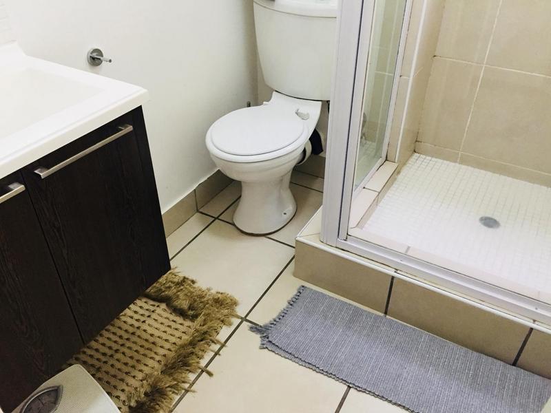 To Let 2 Bedroom Property for Rent in Fourways Gauteng