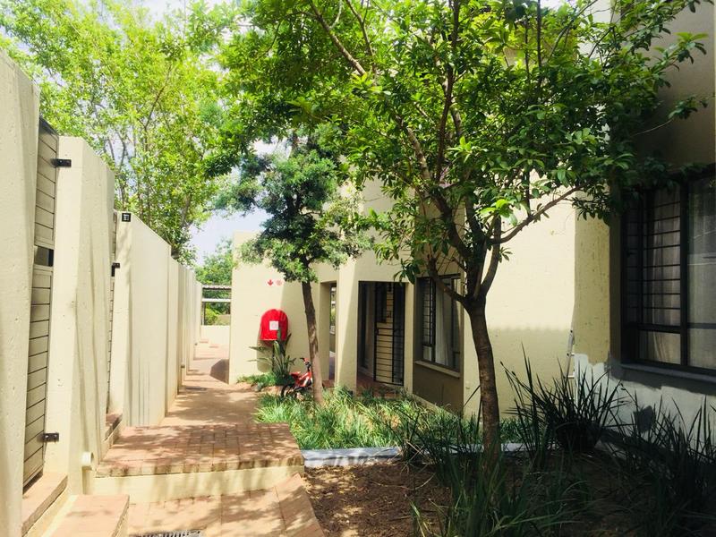 To Let 2 Bedroom Property for Rent in Fourways Gauteng