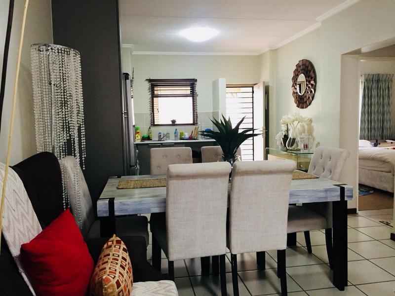 To Let 2 Bedroom Property for Rent in Fourways Gauteng
