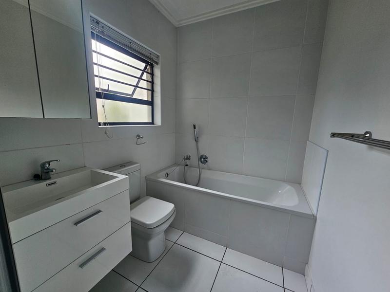 To Let 1 Bedroom Property for Rent in Lonehill Gauteng