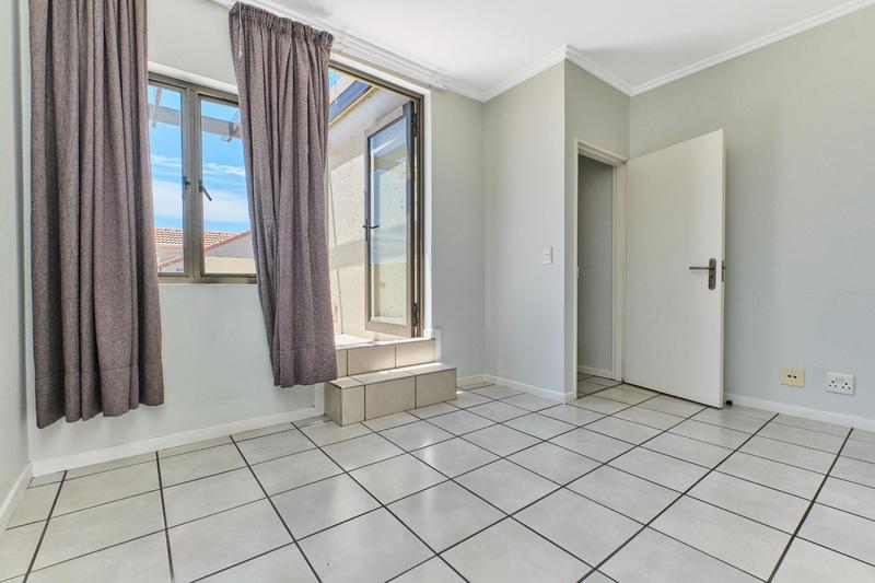 1 Bedroom Property for Sale in Paulshof Gauteng