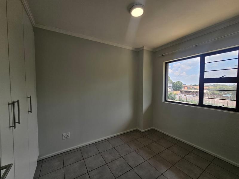 To Let 2 Bedroom Property for Rent in Roodepoort Gauteng