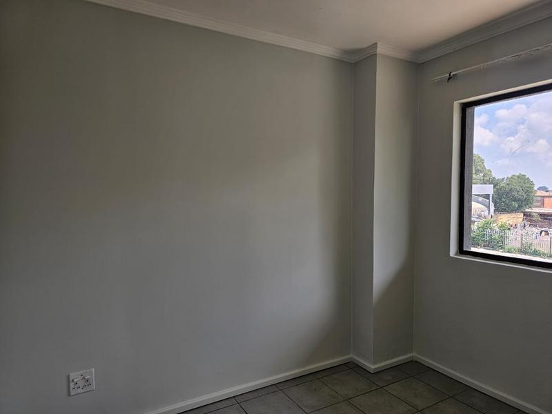 To Let 2 Bedroom Property for Rent in Roodepoort Gauteng