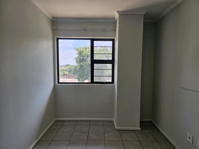 To Let 2 Bedroom Property for Rent in Roodepoort Gauteng
