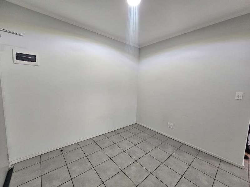 To Let 2 Bedroom Property for Rent in Roodepoort Gauteng