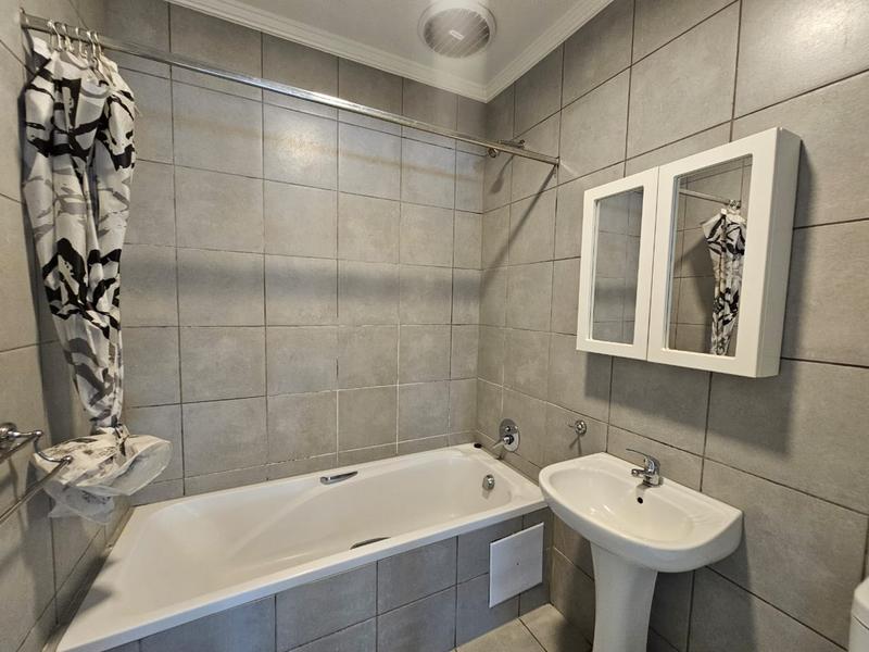 To Let 2 Bedroom Property for Rent in Roodepoort Gauteng