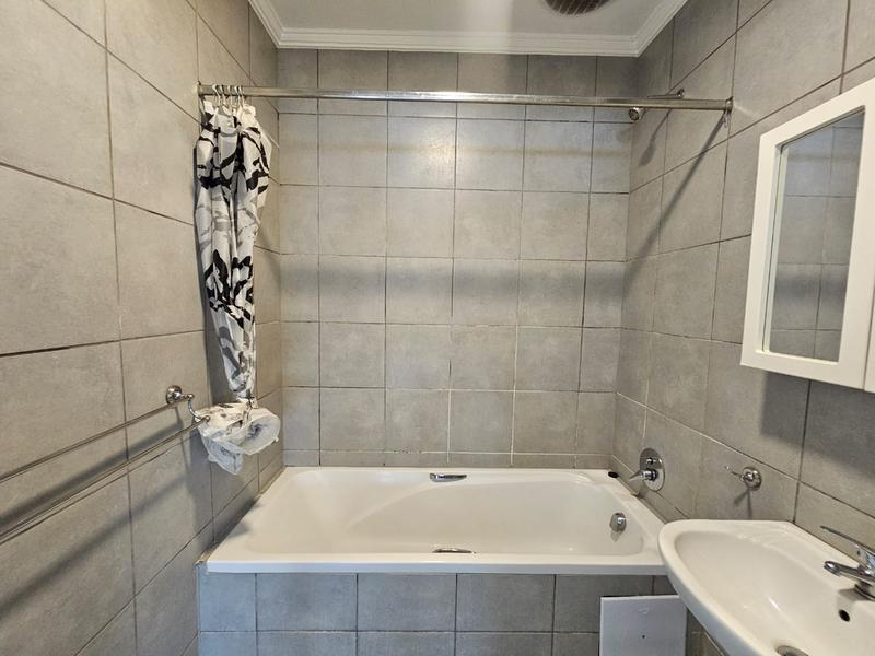 To Let 2 Bedroom Property for Rent in Roodepoort Gauteng