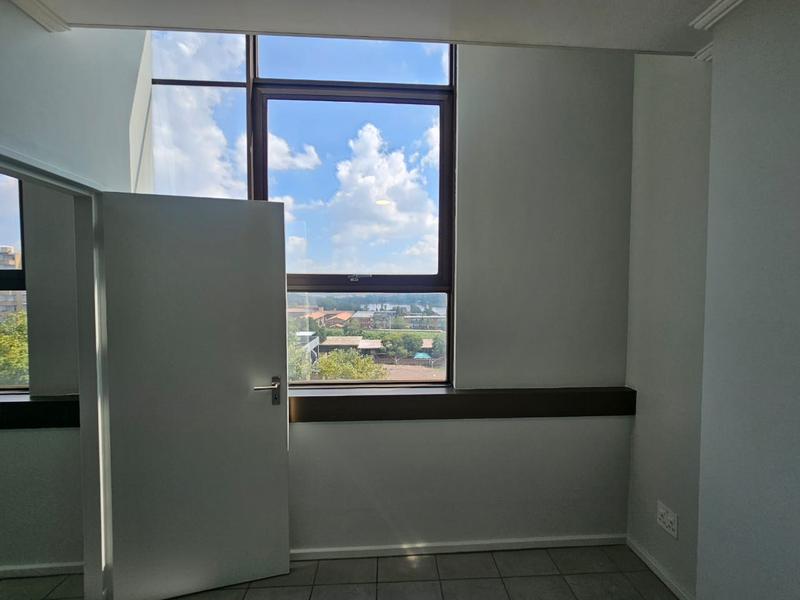 To Let 2 Bedroom Property for Rent in Roodepoort Gauteng