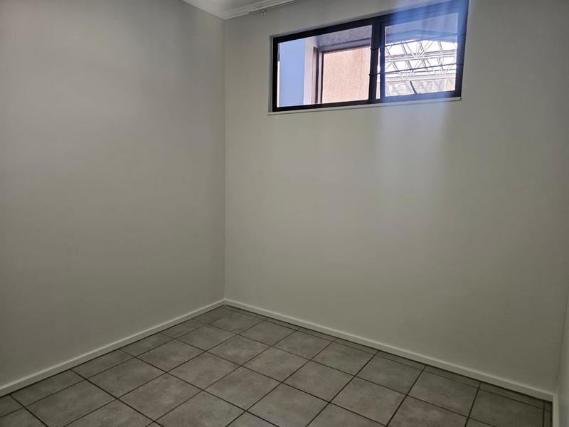 To Let 2 Bedroom Property for Rent in Roodepoort Gauteng
