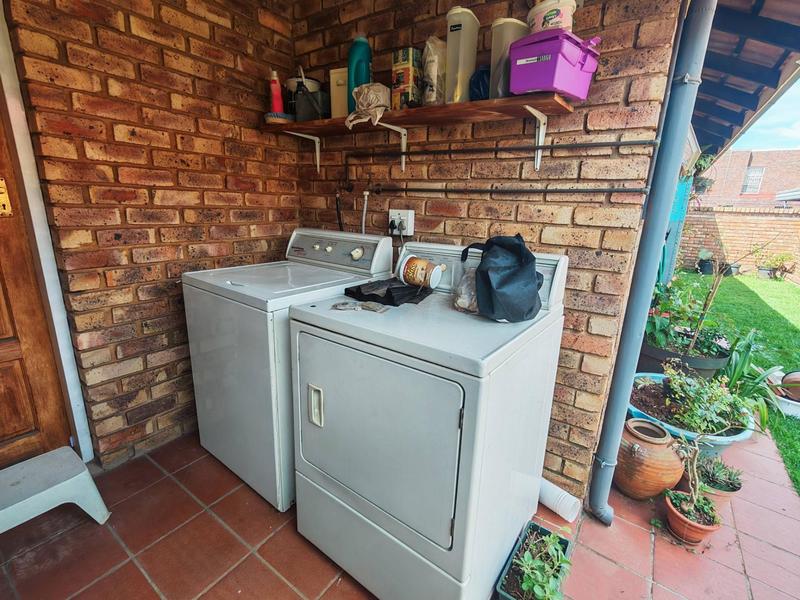 3 Bedroom Property for Sale in Elardus Park Gauteng