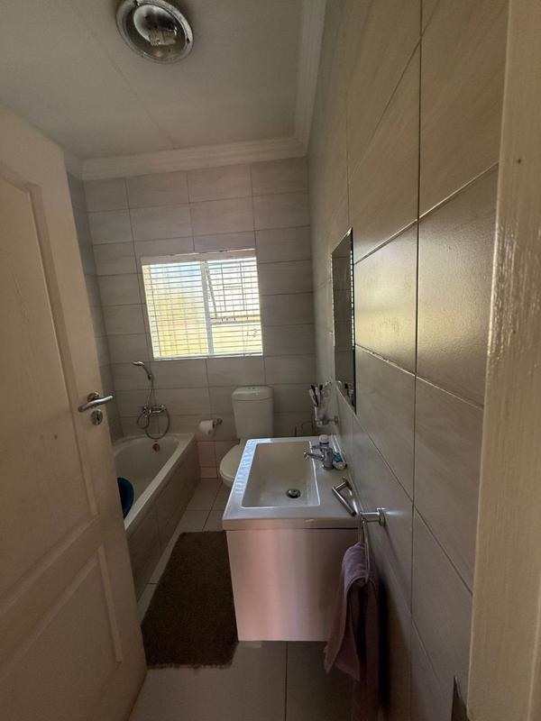 3 Bedroom Property for Sale in Birchleigh North Gauteng