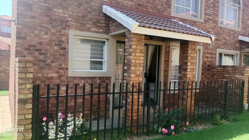 2 Bedroom Property for Sale in Edleen Gauteng