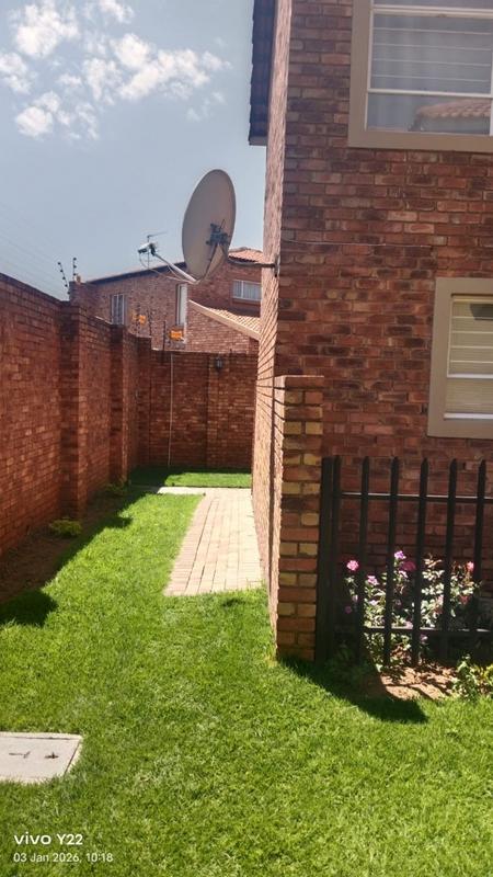 2 Bedroom Property for Sale in Edleen Gauteng