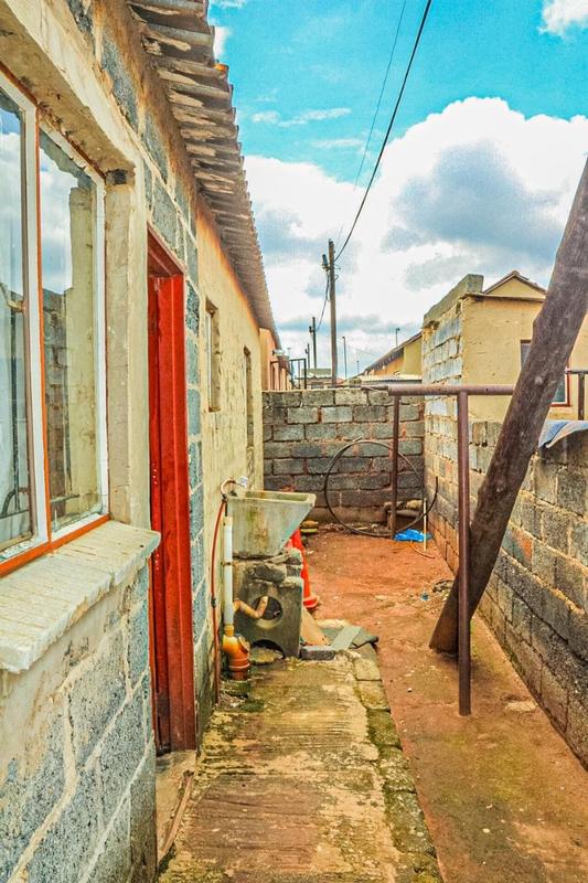 2 Bedroom Property for Sale in Tembisa Central Gauteng