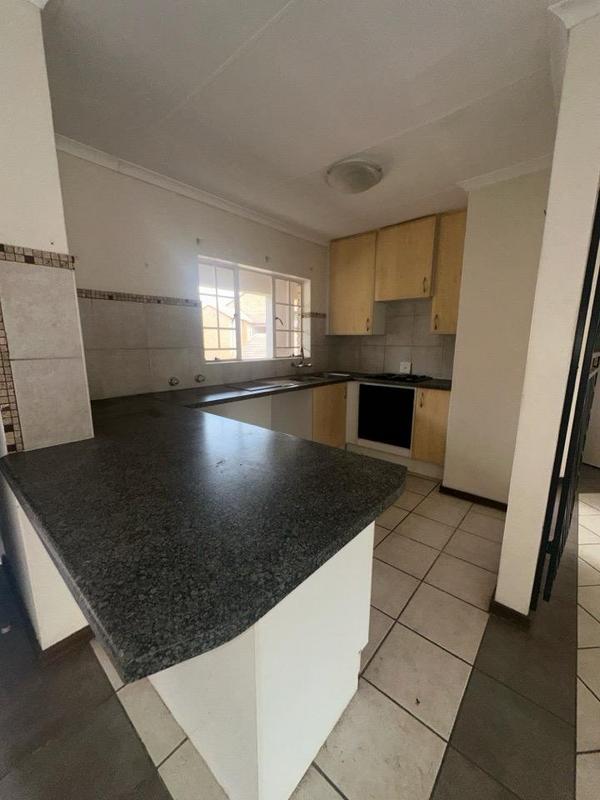 To Let 2 Bedroom Property for Rent in Olympus AH Gauteng