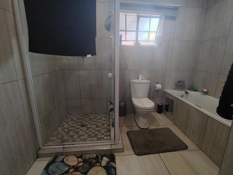 To Let 5 Bedroom Property for Rent in Wierda Park Gauteng