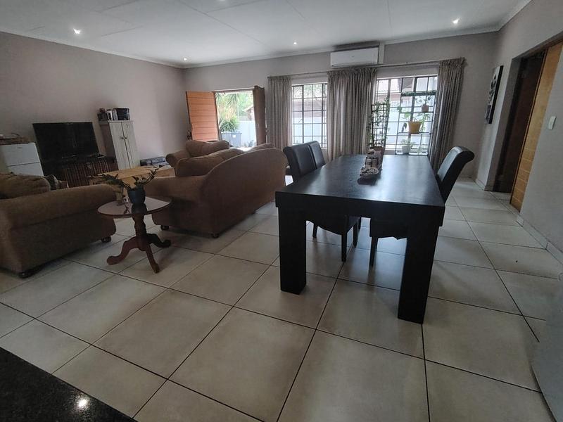 To Let 5 Bedroom Property for Rent in Wierda Park Gauteng