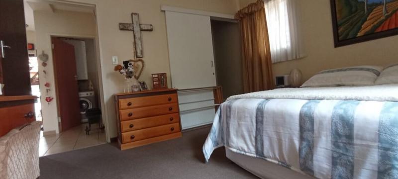 To Let 1 Bedroom Property for Rent in Zwartkop Gauteng