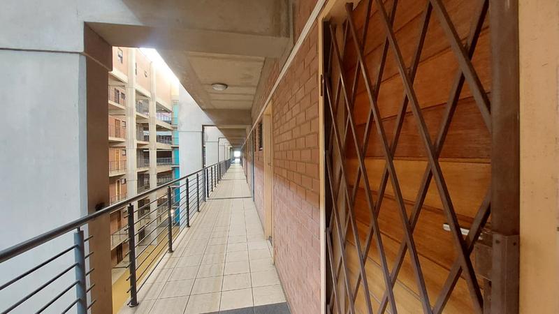 To Let 1 Bedroom Property for Rent in Braamfontein Gauteng