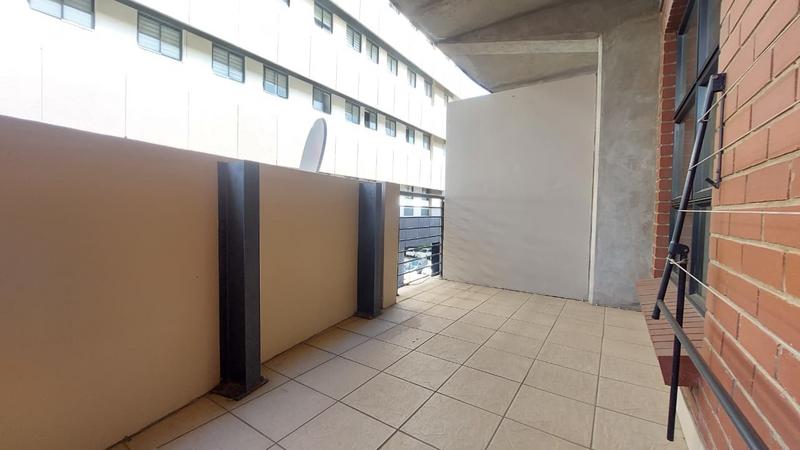 To Let 1 Bedroom Property for Rent in Braamfontein Gauteng