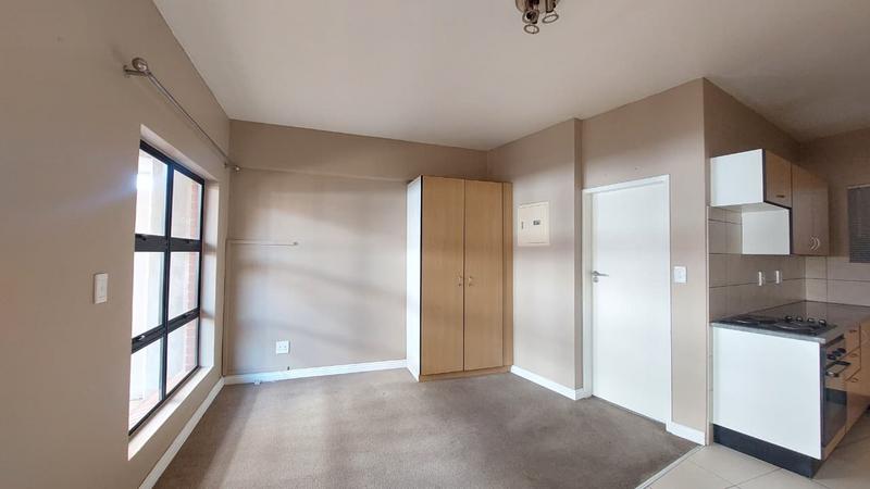 To Let 1 Bedroom Property for Rent in Braamfontein Gauteng