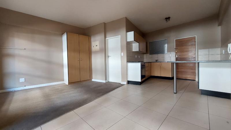 To Let 1 Bedroom Property for Rent in Braamfontein Gauteng