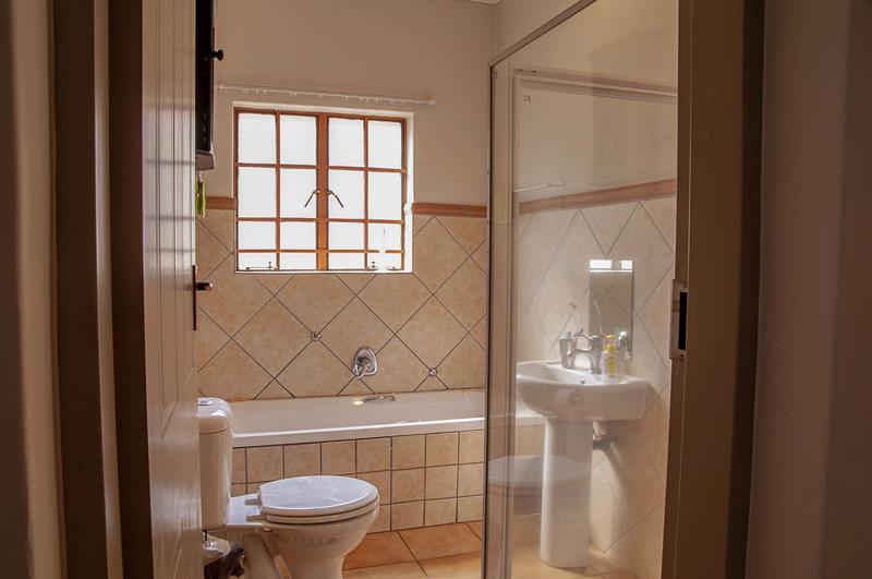 To Let 3 Bedroom Property for Rent in Faerie Glen Gauteng