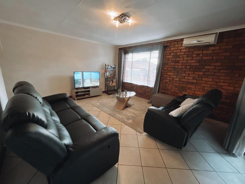 4 Bedroom Property for Sale in Van Riebeeck Park Gauteng