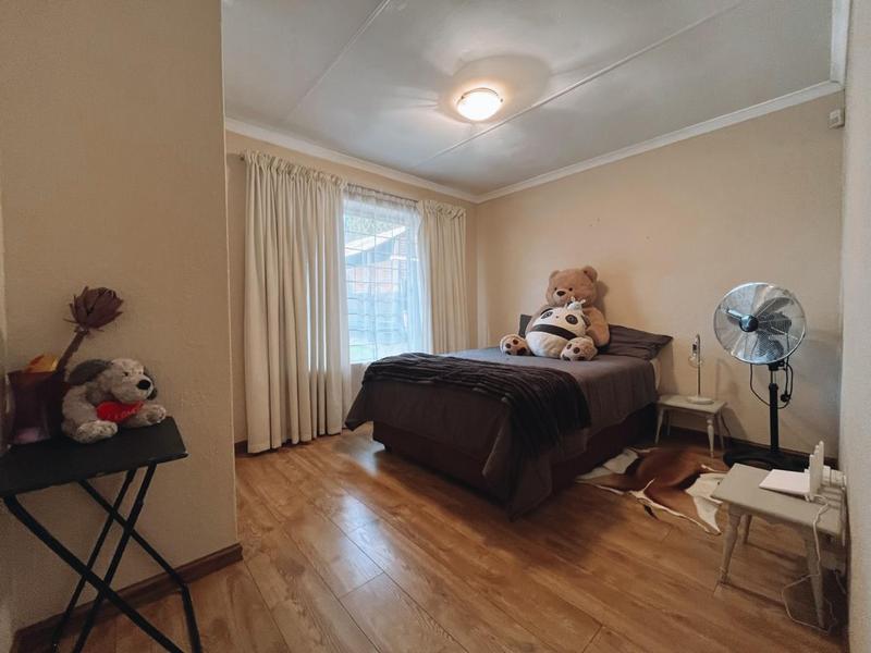 4 Bedroom Property for Sale in Van Riebeeck Park Gauteng