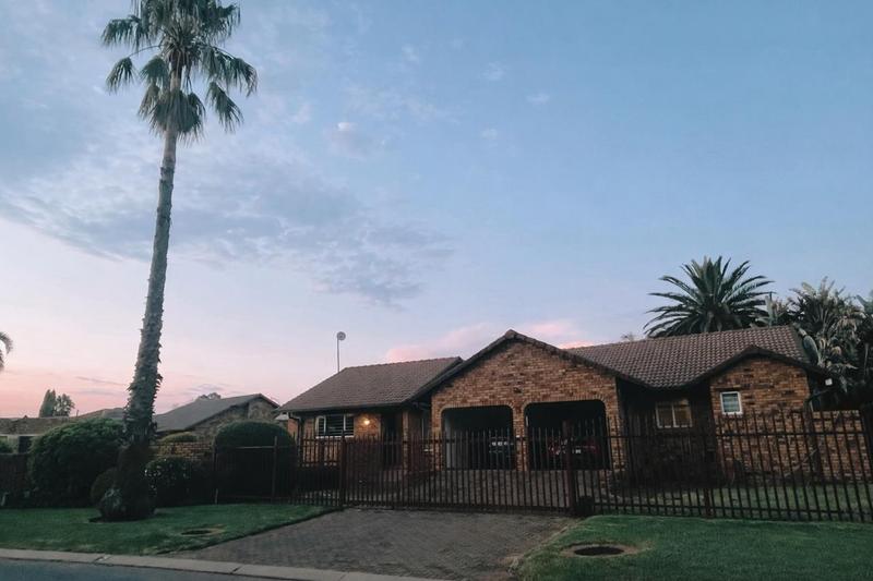 4 Bedroom Property for Sale in Van Riebeeck Park Gauteng