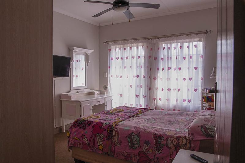 3 Bedroom Property for Sale in Faerie Glen Gauteng