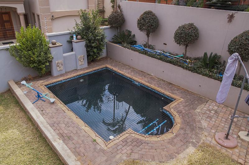 3 Bedroom Property for Sale in Faerie Glen Gauteng