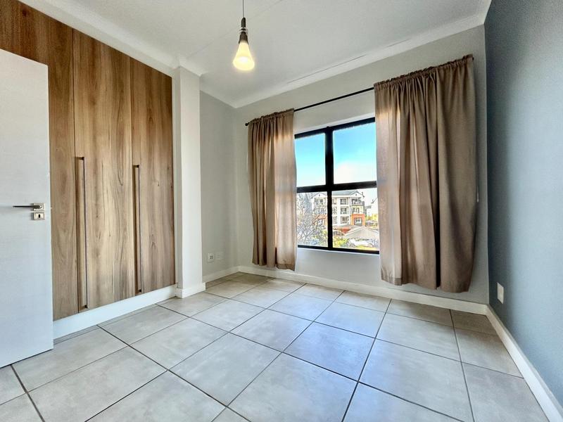 1 Bedroom Property for Sale in Silver Lakes Gauteng
