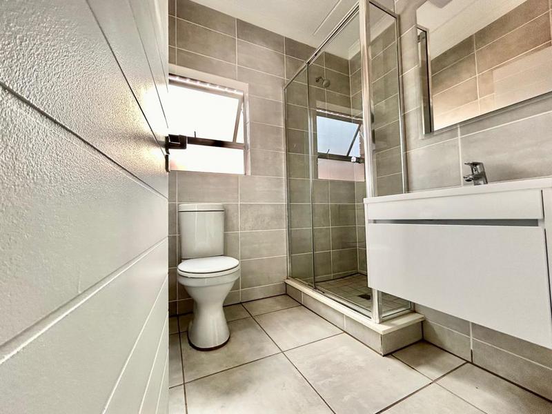 1 Bedroom Property for Sale in Silver Lakes Gauteng