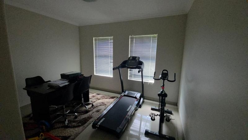 To Let 5 Bedroom Property for Rent in Glen Eagle Estate Gauteng