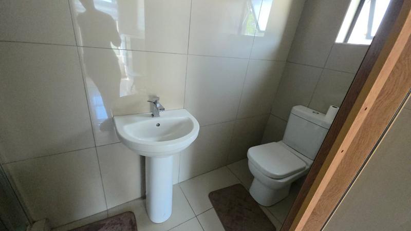 To Let 5 Bedroom Property for Rent in Glen Eagle Estate Gauteng