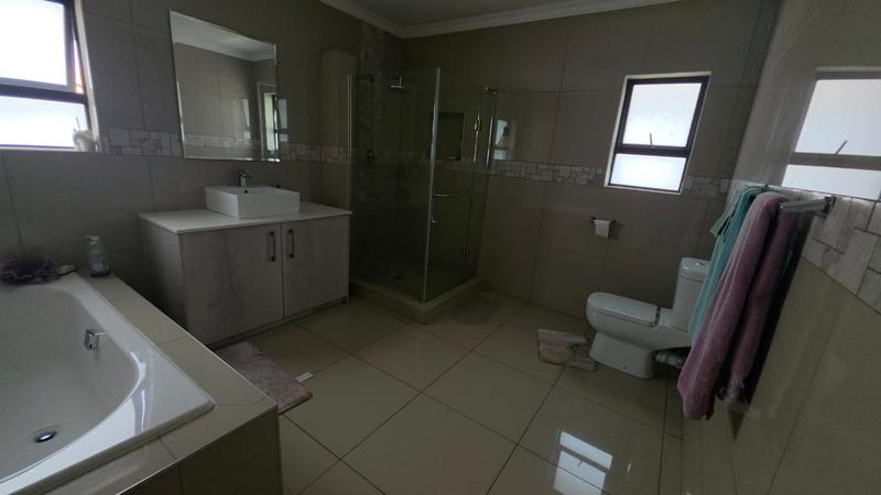 To Let 5 Bedroom Property for Rent in Glen Eagle Estate Gauteng