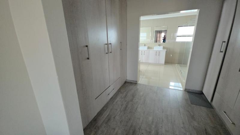 To Let 5 Bedroom Property for Rent in Glen Eagle Estate Gauteng
