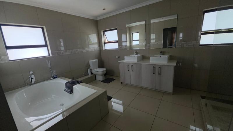 To Let 5 Bedroom Property for Rent in Glen Eagle Estate Gauteng