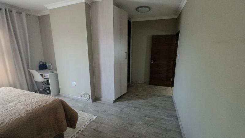 To Let 5 Bedroom Property for Rent in Glen Eagle Estate Gauteng