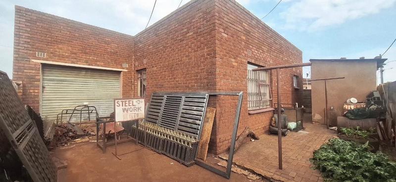 3 Bedroom Property for Sale in Etwatwa Gauteng