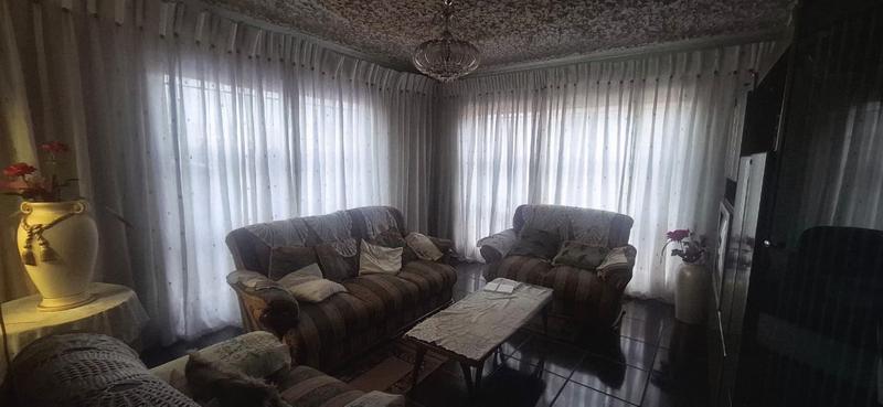 3 Bedroom Property for Sale in Etwatwa Gauteng