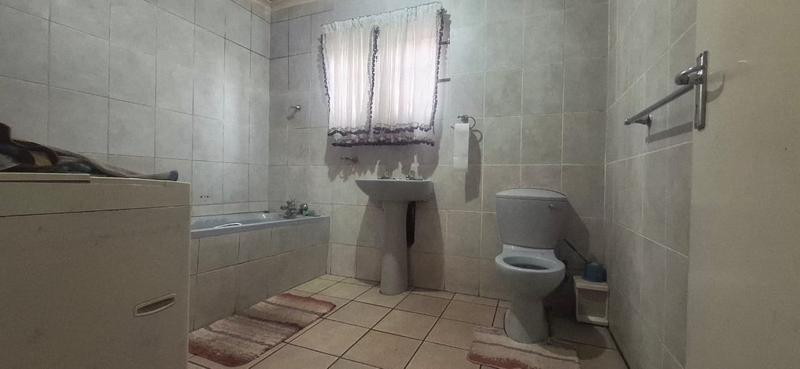 3 Bedroom Property for Sale in Etwatwa Gauteng